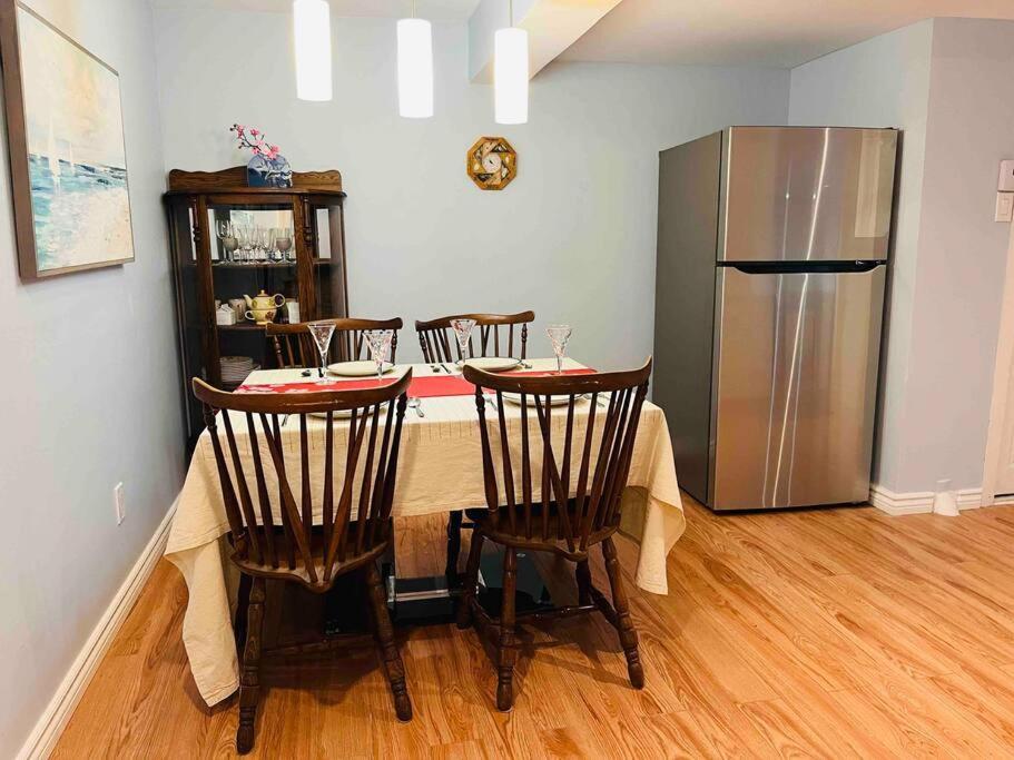 Emily'S Charming House Villa Brossard Bagian luar foto