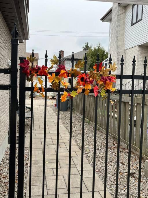 Emily'S Charming House Villa Brossard Bagian luar foto