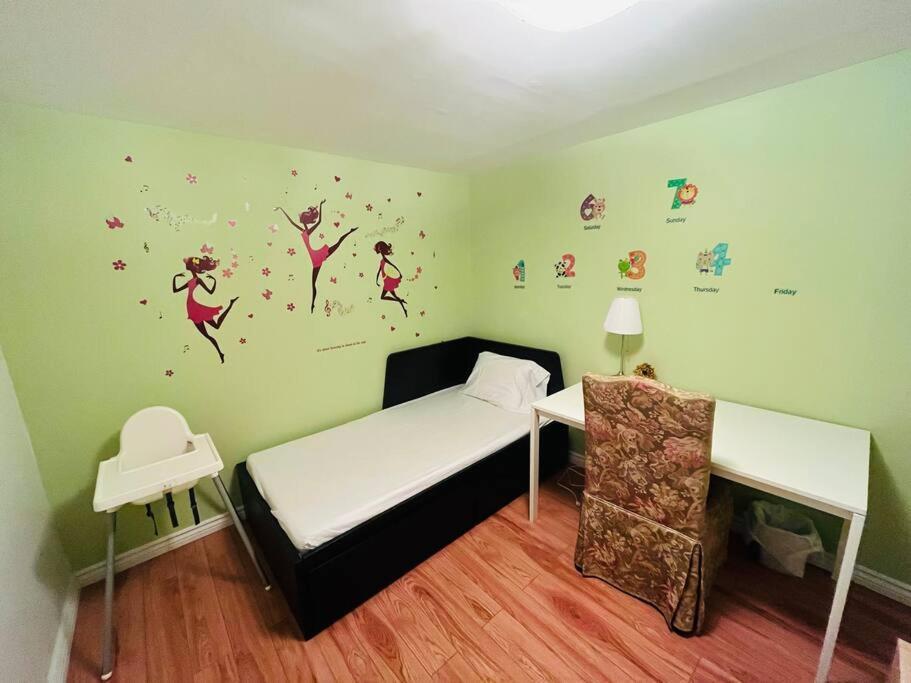 Emily'S Charming House Villa Brossard Bagian luar foto
